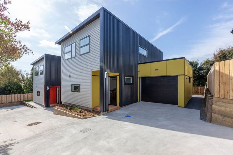 Photo of property in 77 Amohia Street, Paraparaumu, 5032