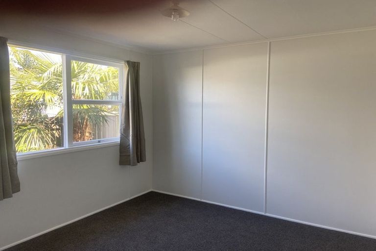 Photo of property in 403 Hobsonville Road, Hobsonville, Auckland, 0618