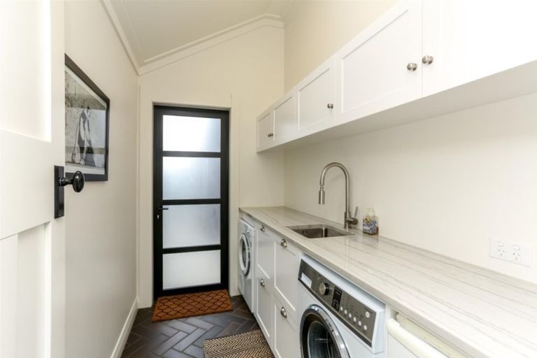 Photo of property in 20 Chilman Street, Strandon, New Plymouth, 4312