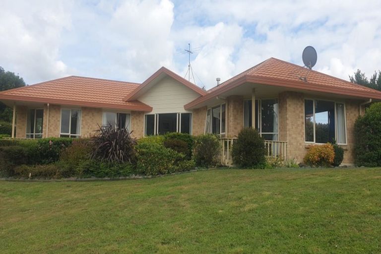 Photo of property in 21 Awaroa Stream Drive, Waiuku, 2123