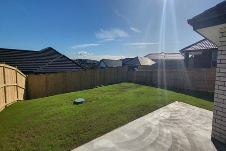 Photo of property in 49a Mclarin Road, Glenbrook, 2681