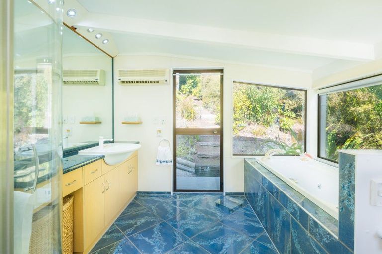 Photo of property in 259 Queen Charlotte Drive, Havelock, Picton, 7281