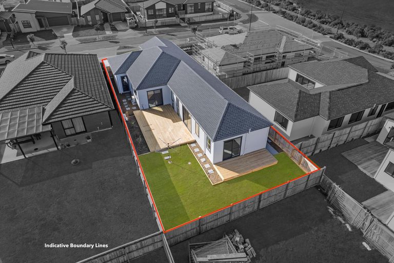 Photo of property in 31 Korowhiti Road, Clarks Beach, 2122