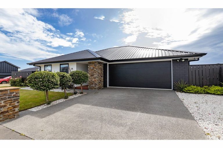 Photo of property in 24 Roys Street, Marshland, Christchurch, 8083