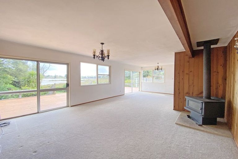 Photo of property in 65 Edgewater Drive, Pakuranga, Auckland, 2010