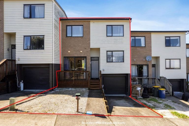 Photo of property in 9/2 Swan Hill Drive, Glen Eden, Auckland, 0602