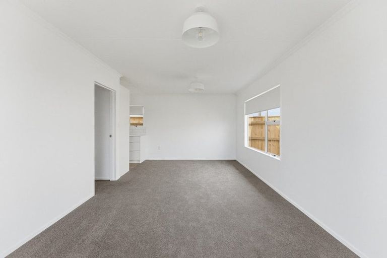 Photo of property in 209 Seaview Road, Marfell, New Plymouth, 4310