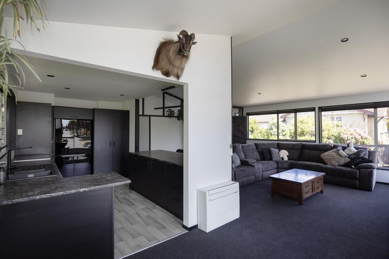 Photo of property in 124 Perth Street, Holmes Hill, Oamaru, 9401