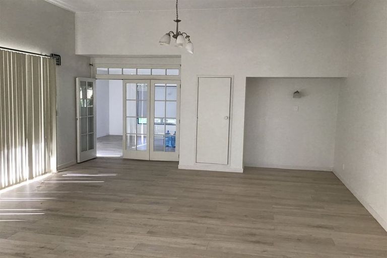 Photo of property in 466 Taupaki Road, Kumeu, 0892