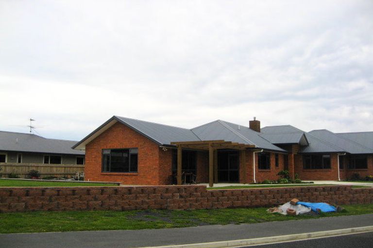 Photo of property in 38 Holyport Close, Fairfield, Dunedin, 9018
