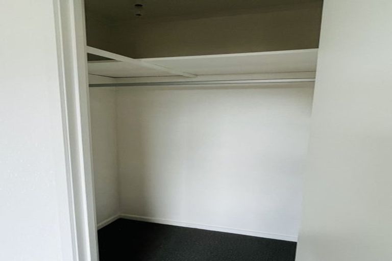 Photo of property in 2/13 Trinidad Road, Sunnynook, Auckland, 0620