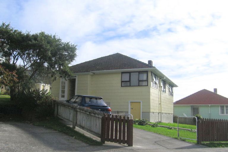 Photo of property in 16 Martin Street, Ranui, Porirua, 5024