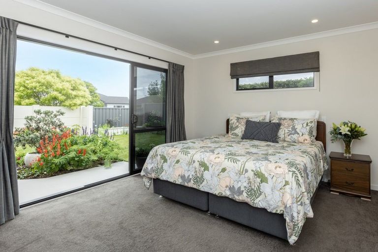 Photo of property in 10 Orotu Drive, Poraiti, Napier, 4112