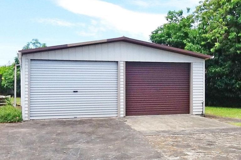 Photo of property in 118 Waverley Place, Whangamata, 3620