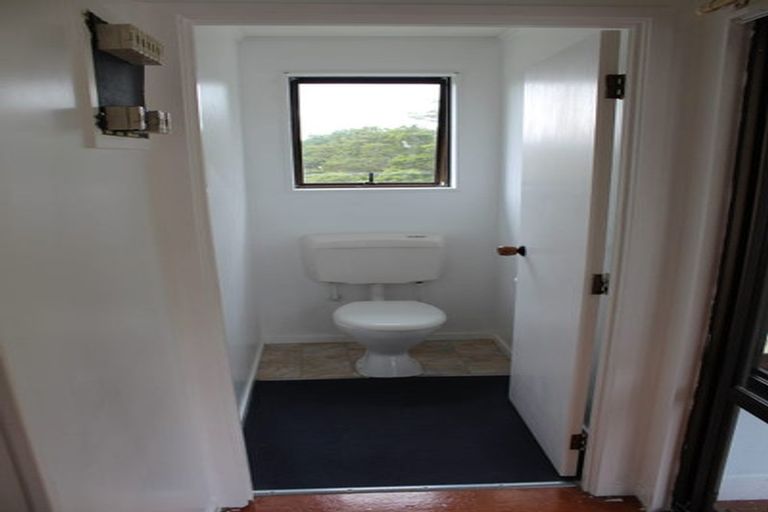 Photo of property in 2/41 Everglade Drive, Goodwood Heights, Auckland, 2105