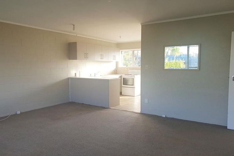Photo of property in 1/1 Greenock Road, Ranui, Auckland, 0612