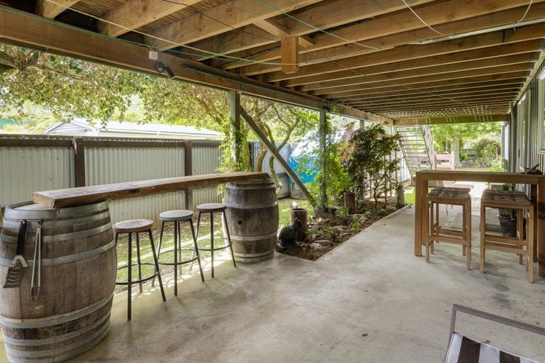 Photo of property in 14 Beach Road, Waikawa, Picton, 7220