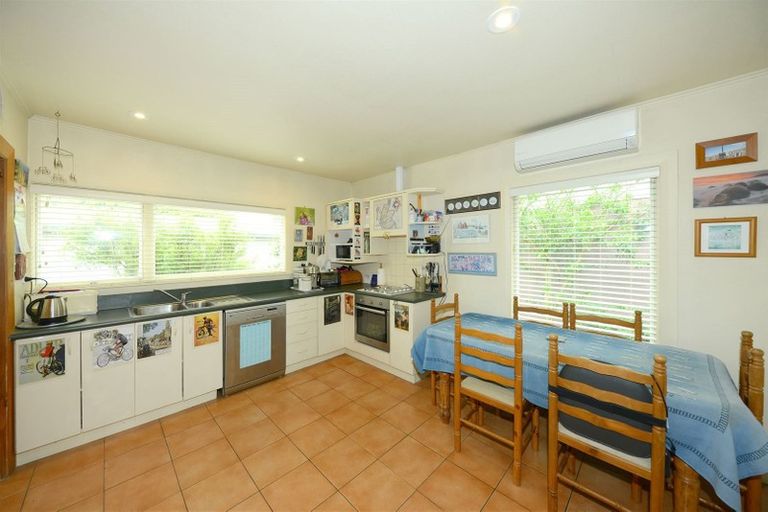 Photo of property in 2/47a Ashgrove Terrace, Somerfield, Christchurch, 8024