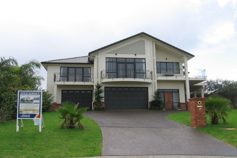 Photo of property in 14 Dorchester Place, Orewa, 0931