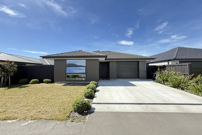 Photo of property in 14 Mccahon Lane, Rolleston, 7615
