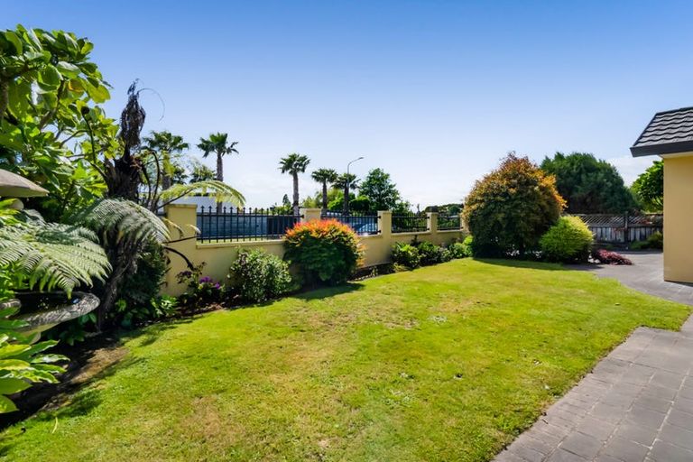 Photo of property in 102 Branch Road, Highlands Park, New Plymouth, 4312