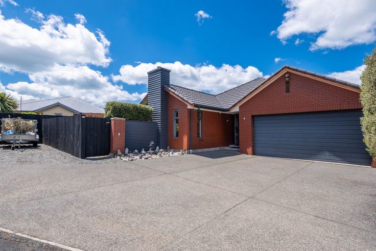 Photo of property in 40 Titirangi Crescent, Parklands, Christchurch, 8083