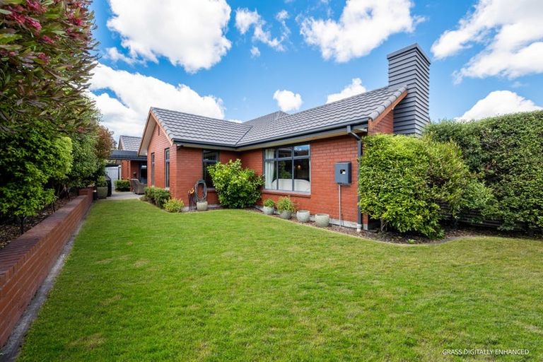 Photo of property in 40 Titirangi Crescent, Parklands, Christchurch, 8083