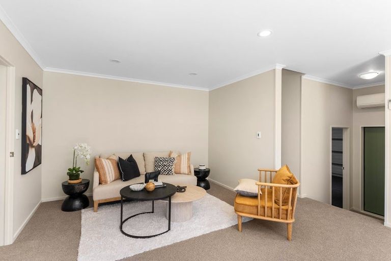 Photo of property in 79 Kirikiri Drive, Papakura, 2110