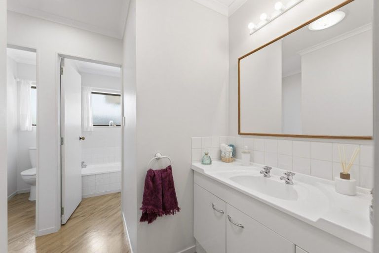 Photo of property in 7 Burnt Oak Drive, Pyes Pa, Tauranga, 3112