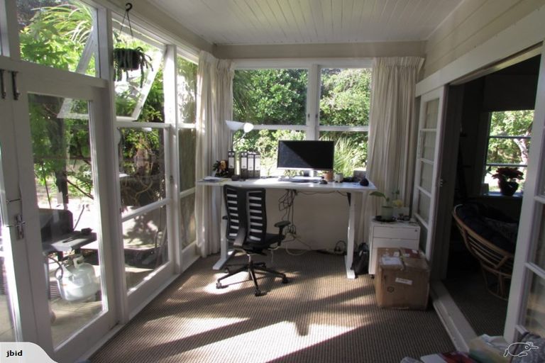 Photo of property in 404 Muritai Road, Eastbourne, Lower Hutt, 5013