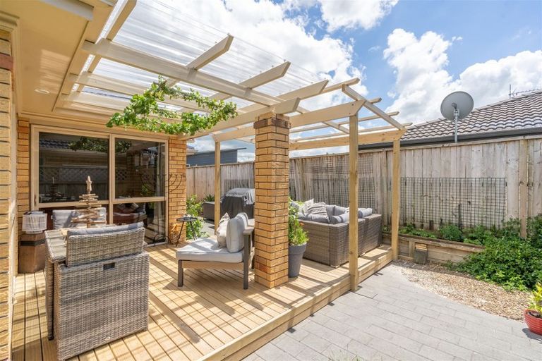 Photo of property in 15 Sovereign Isle Lane, Rototuna, Hamilton, 3210