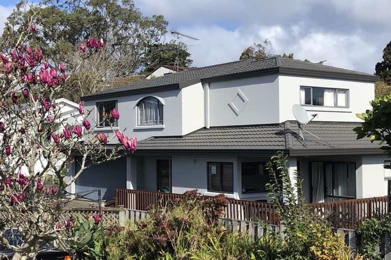 Photo of property in 1/18 Bond Crescent, Forrest Hill, Auckland, 0620