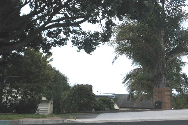 Photo of property in 2/351 Glenfield Road, Glenfield, Auckland, 0629