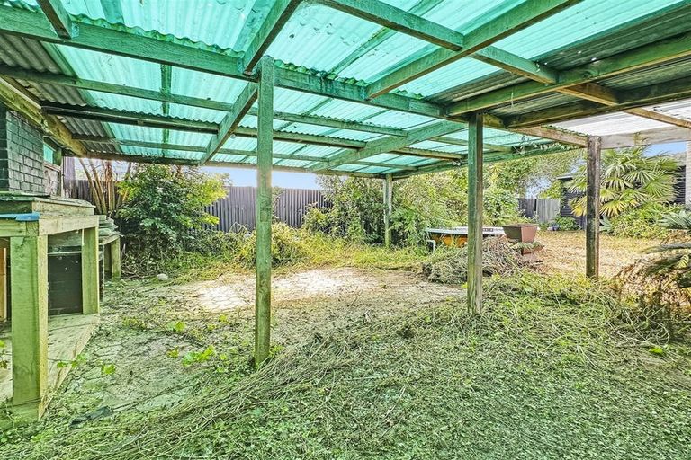 Photo of property in 1/3 Clarks Beach Road, Clarks Beach, 2122