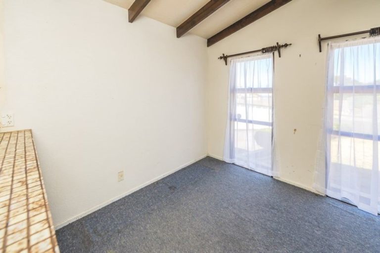 Photo of property in 4 Karyn Street, Castlecliff, Whanganui, 4501