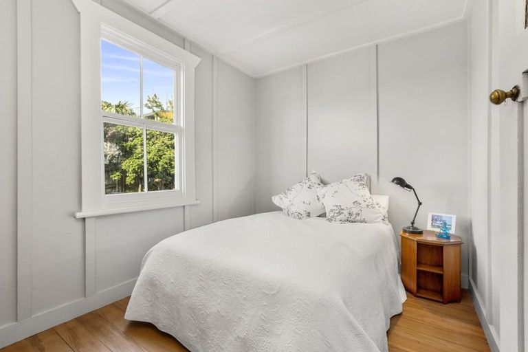 Photo of property in 2 Government Road, Raglan, 3225