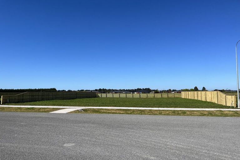 Photo of property in 16 Plover Avenue, Amberley, 7410