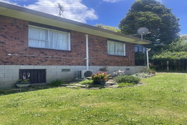 Photo of property in 2/6 Sunshine Place, Papakura, 2110