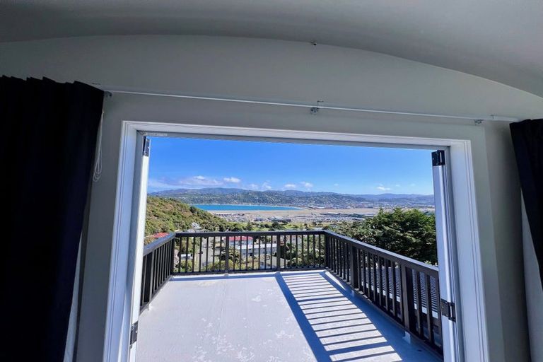 Photo of property in 6b Ahuriri Street, Strathmore Park, Wellington, 6022