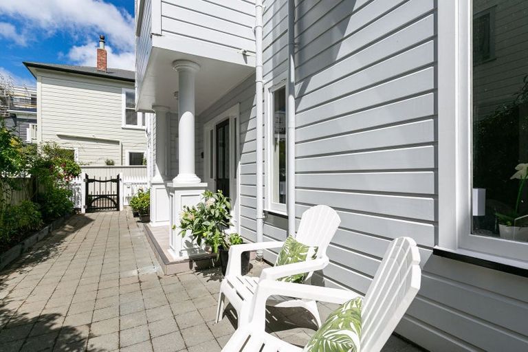 Photo of property in 12b Hobson Street, Thorndon, Wellington, 6011