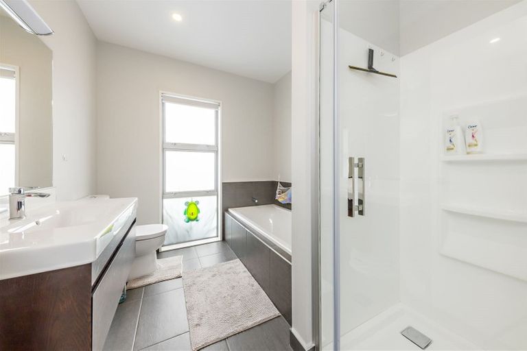 Photo of property in 2 Muirhill Place, Pokeno, 2402