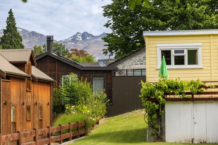 Photo of property in 74 Buckingham Street, Arrowtown, 9302