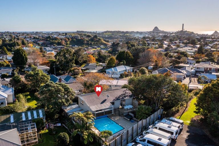 Photo of property in 219a Tukapa Street, Westown, New Plymouth, 4310