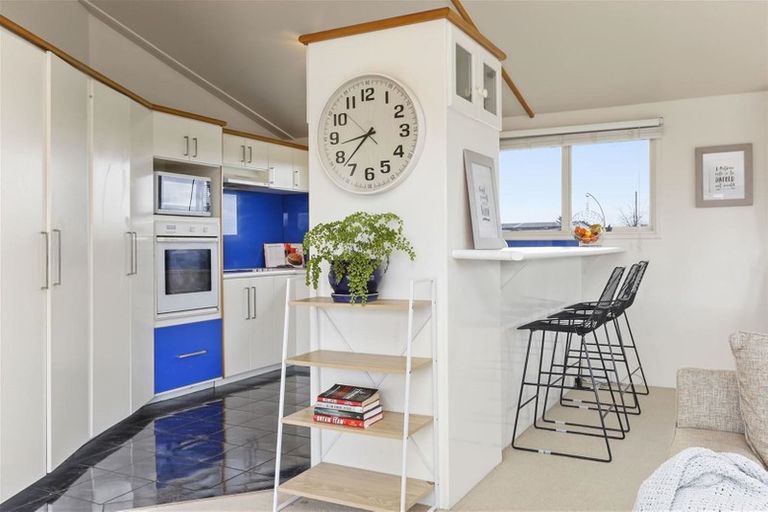 Photo of property in 80h Tirimoana Road, Te Atatu South, Auckland, 0602