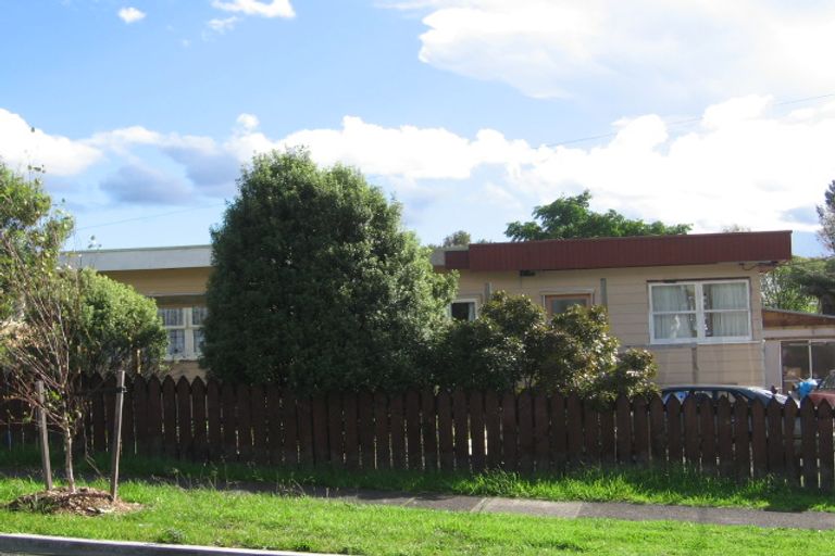 Photo of property in 332 Glengarry Road, Glen Eden, Auckland, 0602
