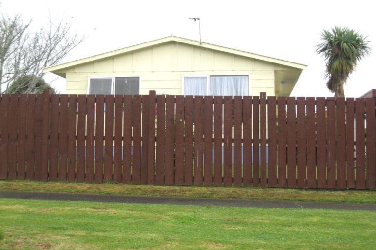 Photo of property in 15 Elliott Street, Waitara, 4320