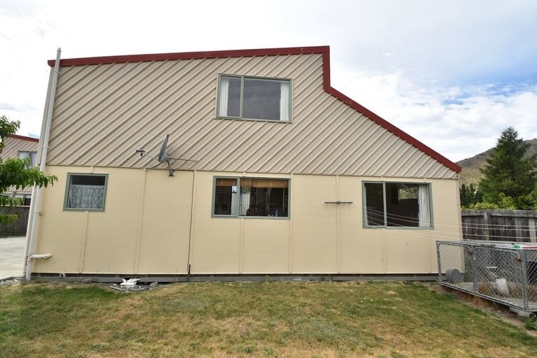 Photo of property in 12a Ahuriri Drive, Omarama, 9412