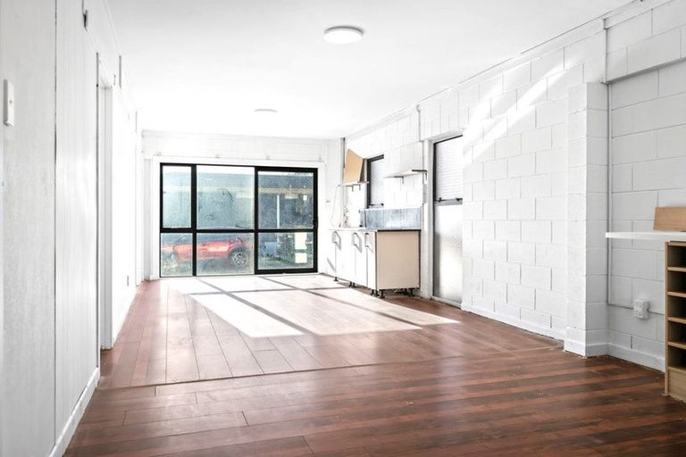 Photo of property in 53 Goodwood Drive, Goodwood Heights, Auckland, 2105