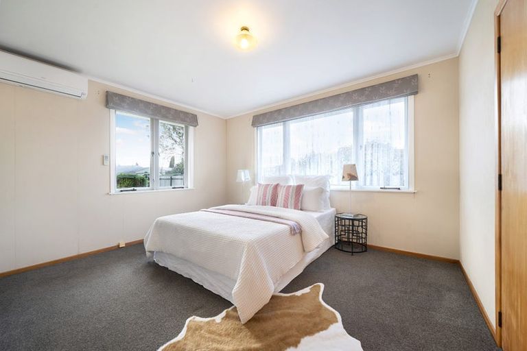 Photo of property in 34 Coniston Avenue, Te Atatu South, Auckland, 0610