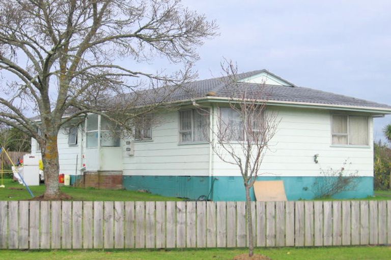 Photo of property in 54 Sunline Avenue, Massey, Auckland, 0614